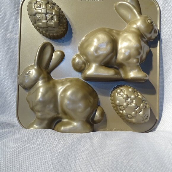 Nordic Ware 3D Easter Egg Bunny Rabbit Cake Pan - Picture 3 of 7